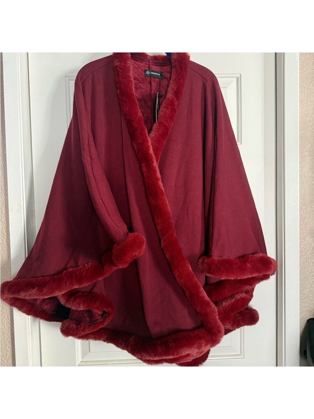 MARIGOLD KISS LUXURIOUS STUNNING OVERSIZED RED BURGUNDY FAUX FUR CAPE